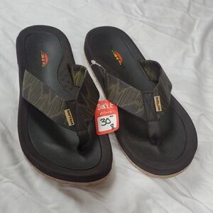 Rafters Men's Olive Green & Black Flip-Flop Sandals